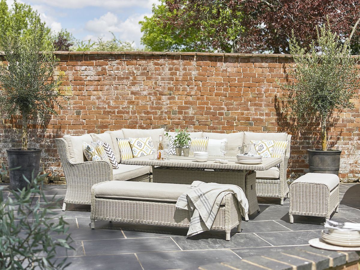 Bramblecrest Chedworth fire pit casual dining set